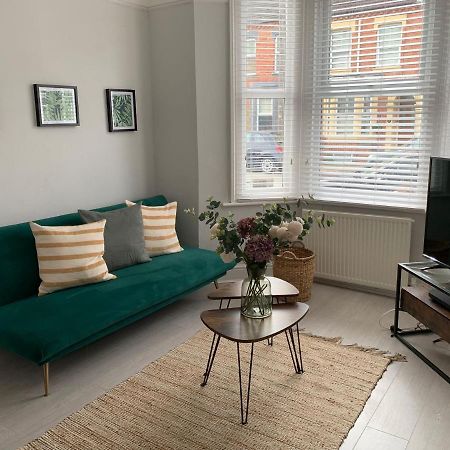 Villa House Of Cosy Dots Northampton Esterno foto